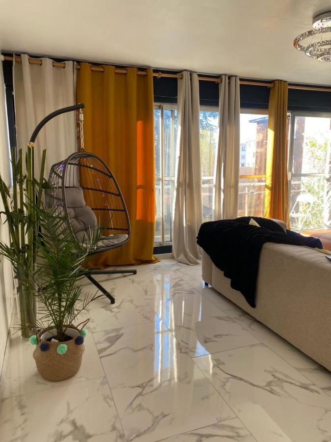 Logement entier+ jardin privé et parking 2places Ruan Exterior foto